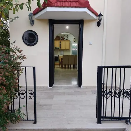 Paparas Villa *
